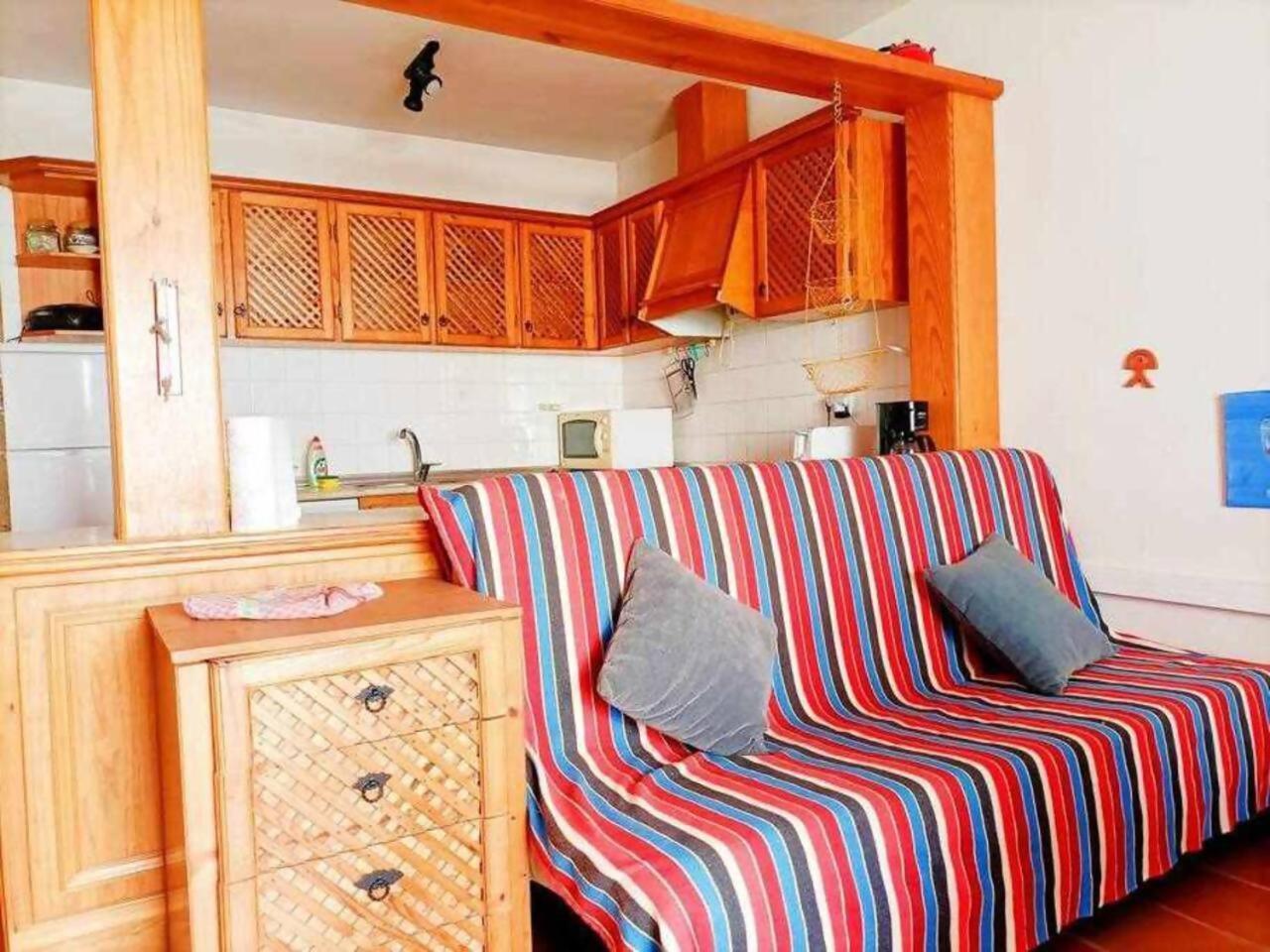 Apartamento Agua Amarga Екстериор снимка
