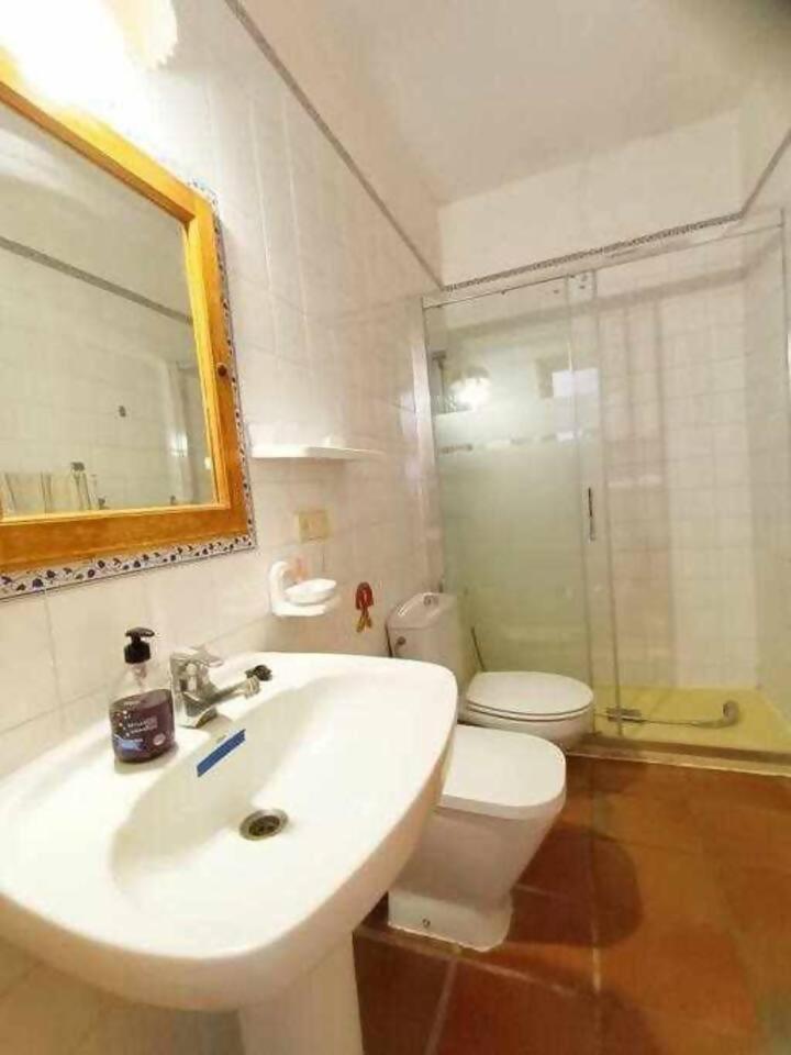 Apartamento Agua Amarga Екстериор снимка