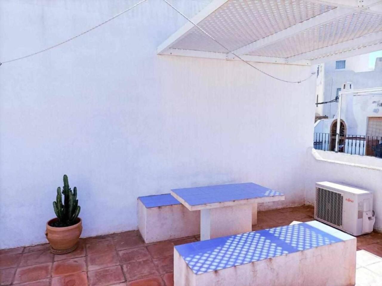 Apartamento Agua Amarga Екстериор снимка