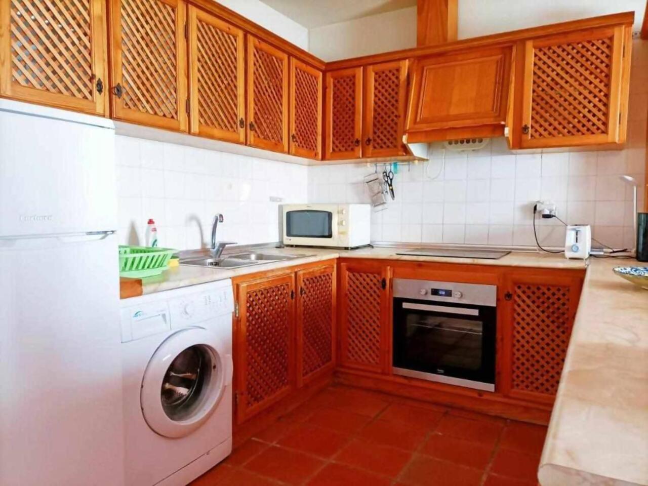 Apartamento Agua Amarga Екстериор снимка